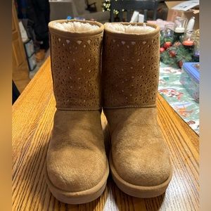 Women’s Ugg Chestnut Boots